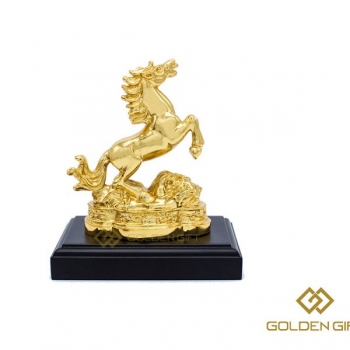 Tượng ngựa mạ vàng 24K